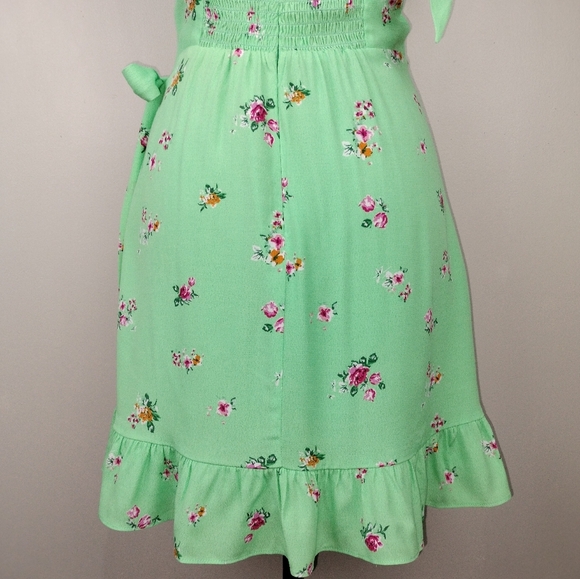 NWT WAYF Wrap Front Tie Strap Mini Dress in Mint Ditsy Sz. XS - Picture 13 of 13